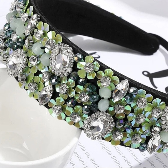 Super Elegant Green Headband to Enhance your Casual or Night Our Hair look main image 7